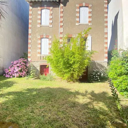 Duplex 5 Pièces, 6 Couchages Au Cœur De Avec Terrasse, Parking Et Tous Commerces à Pied - Fr-1-245-71 *