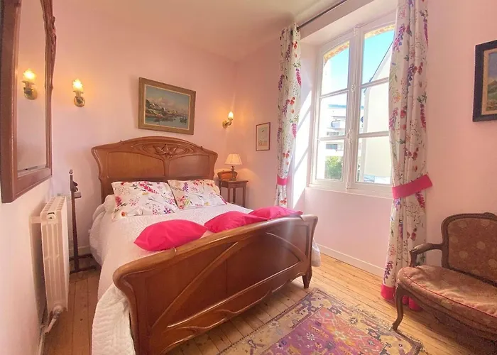 Duplex 5 Pieces, 6 Couchages Au Coeur De Avec Terrasse, Parking Et Tous Commerces A Pied - Fr-1-245-71 Apartment